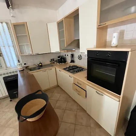• Stazione 5 Terre Apartment *